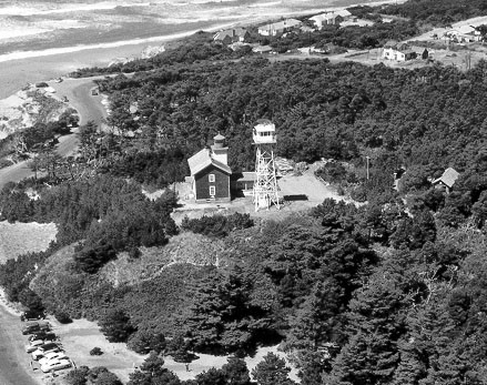 Yaquina Bay Light (Old)