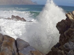 Large ocean waves crashing into rocky shore - natural ocean wave sounds